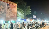 Phố Lĩnh Nam biến thành chợ khi về đêm