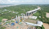 Thi công cầu Mỹ Thuận 2, thuộc cao tốc Bắc - Nam giai đoạn 1. Ảnh: Nhật Huy