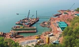 Hạng mục cầu Vân Tiên nằm trong dự án đường cao tốc Vân Đồn - Móng Cái đang được gấp rút thi công