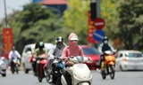 Miền Bắc và miền Trung bước vào đợt nắng nóng gay gắt kéo dài, có nơi lên tới 39 độ C