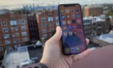 Một chiếc iPhone 12 Pro đã "sống sót" thần kì sau khi rơi từ tầng 26 của tòa chung cư