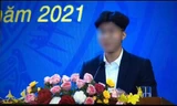 Đọc sai tên đại biểu trong Lễ khai giảng, nam sinh làm MC thốt lên một câu gây tranh cãi