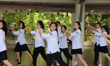 Tân binh THPT chuyên Hà Nội - Amsterdam hòa mình cùng điệu nhảy flashmob sôi động