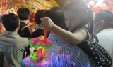 Phố lồng đèn TPHCM tấp nập mùa Trung thu