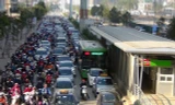 Tin nóng 24H: Buýt nhanh bị vô hiệu vì phương tiện lấn làn