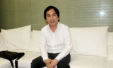 Nghệ sĩ Kim Tử Long trình bày sự việc với phóng viên