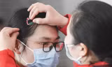 Covid-19 đan lan nhanh ra nhiều nước. (Ảnh: SCMP)
