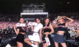 Loạt ảnh "cưng xỉu" của BLACKPINK tại concert Hà Nội: Lisa - Rosé là tổ hợp siêu quậy