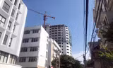 Sống bất an cạnh công trình cao ốc 16 tầng bỏ hoang nhiều năm giữa Thủ đô