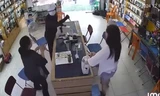 Nghi phạm cầm vật giống súng cướp cửa hàng điện thoại đã sa lưới