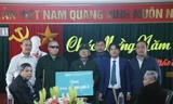  Ngân hàng BIDV và Báo Tiền Phong tặng quà Tết cho các thương, bệnh binh nặng ở Nghệ An