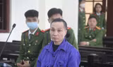 Dùng súng tự chế bắn vợ tử vong, người chồng bật khóc tại tòa