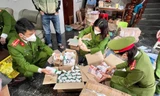 Phát hiện cơ sở sản xuất hàng ngàn chai xịt khuẩn, dầu gió Tuệ Linh giả
