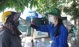 Những nữ sinh THPT hăng hái nơi tuyến đầu chống dịch