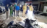 Hai xe máy cháy thành tro sau va chạm, 1 người bị bỏng nặng