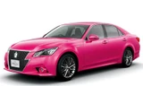 Toyota Crown màu hồng ‘sexy’