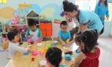 Cô giáo mầm non: Ngày nào cũng đón trẻ đến trường nhưng ít cơ hội đưa con đi học