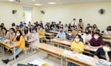 Dịch COVID-19 lan rộng, các trường Đại học lập tức chuyển hướng học online