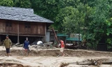 Hiện trường lũ tràn qua huyện Quan Sơn