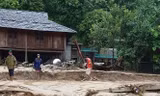 Hiện trường lũ tràn qua huyện Quan Sơn