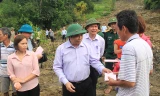 Trưởng Ban Tổ chức T.Ư Phạm Minh Chính thăm vùng lũ Mường Lát
