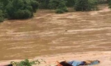 Lũ làm chết 4 người, cuốn trôi mất tích 3 người tại Mường Lát