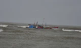 Hai ngư dân mất tích trên biển Quảng Ninh sau va chạm tàu