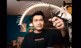 Xuân Nghị diễn cảnh Bách Thú vlog ăn xương cá trong "Nhà trọ Balanha"