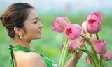 Diệu Hương xao xuyến cùng sen
