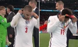 Đội tuyển Anh bị chỉ trích vì hành động tháo huy chương bạc, cầu thủ vẫn đeo thì nói gì?