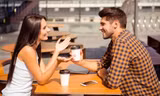 Hẹn hò tận 4 tháng vẫn không biết tên bạn trai, cô gái chọn giải pháp thế nào?