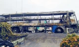 Xe khách bốc cháy dữ dội khi đang di chuyển trên địa bàn Sóc Trăng