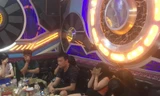 Hàng chục công an đột kích quán karaoke, phát hiện hơn 100 nam nữ say sưa 'thác loạn'