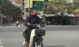 Hà Nội: Xử phạt Phó trưởng công an phường đi xe máy không đội mũ bảo hiểm