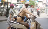 Đi ngược chiều để 'tiết kiệm' 20 mét đường, nhiều tài xế bị phạt nặng