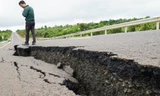 Nứt toác trên tuyến đường tránh Chư Sê