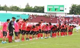 Cầu thủ Long An cúi đầu xin lỗi người hâm mộ