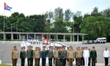 Đoàn đại biểu quân sự Việt Nam tại Đài tưởng niệm El Cacahual, tỉnh Mayabeque, Cuba. Ảnh: Vũ Lê Hà/TTXVN.
