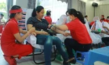 ĐVTN tham gia hiến máu.