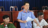 Đại diện 3 cơ quan tố tụng huyện Bình Chánh xin lỗi. ảnh: Tân Châu.