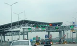 Quản lý thu phí tại dự án này lỏng lẻo đến mức, có thời điểm vào sáng mùng 1 Tết Đinh Dậu, không bị ùn tắc nhưng dự án không thu phí và không có bất cứ thông báo chính thức nào. Ảnh: Bảo An.