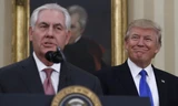 Tổng thống Mỹ Donald Trump và Ngoại trưởng Tillerson. Ảnh: AP.