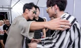 Sơn Tùng M-TP được Bi Rain vỗ vai, bắt tay đầy thân mật