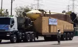 Xe quân sự chở tên lửa Shahab 3 của Iran. Ảnh: Reuters.