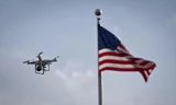 Một thiết bị bay không người lái trên bầu trời nước Mỹ. Ảnh: Reuters.
