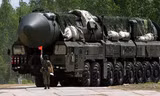Một xe chở tên lửa RS-24 Yars của Nga. Ảnh: ITN