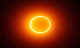 Nhật thực hình khuyên xảy ra khi Mặt Trăng không đủ lớn để che khuất toàn bộ Mặt Trời. Ảnh: Telegraph.