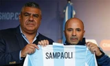 HLV Sampaoli (phải) đã có màn ra mắt thành công.