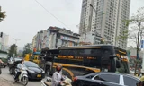 Hà Nội: Xe khách giường nằm bốc cháy giữa đường, hành khách hốt hoảng tháo chạy