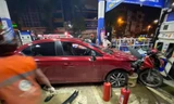 Xe 'điên' tông nhiều người trong cây xăng, tài xế có nồng độ cồn cao ngất ngưởng